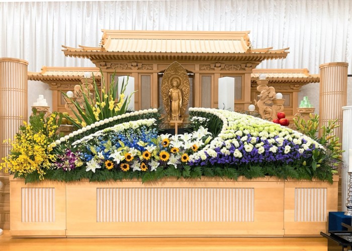 画像：生花祭壇